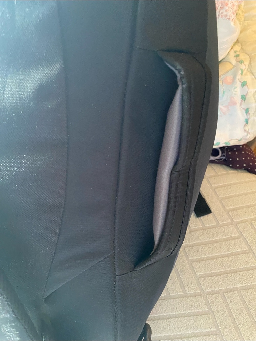 OSPREY Porter 46 Black Backpack with Gray Accents and Red Logo - Picture 7 of 15